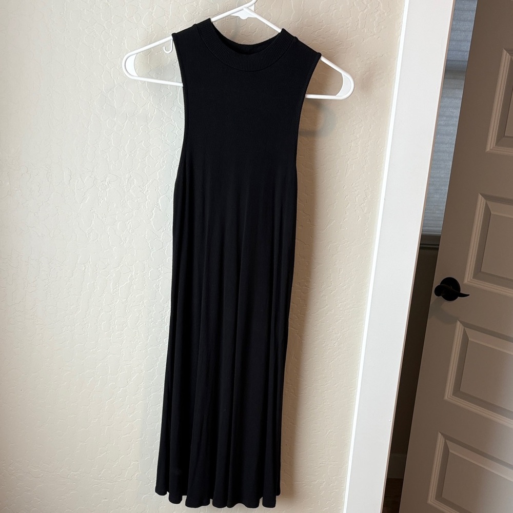 Black Sleeveless Dress